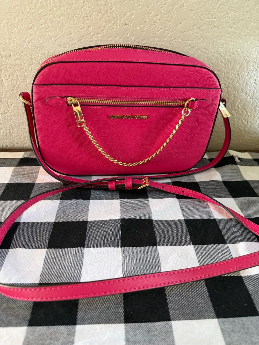 Michael Kors Hot Pink jet set large crossbody